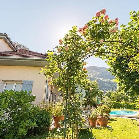Enfance - Piscine Privée Et Proche D'annecy Casa vacanze *