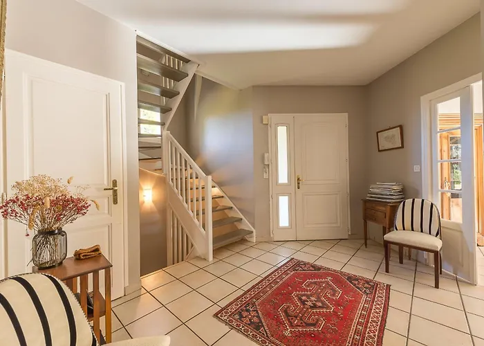 Enfance - Piscine Privee Et Proche D'annecy Feriehus *